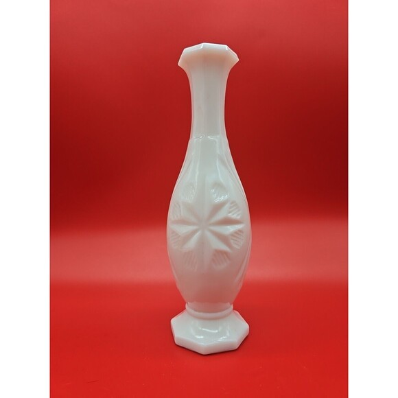 Vintage Milk Glass Bud Vase STARBURST Pattern 9” Tall Heavy Glass - Picture 3 of 8